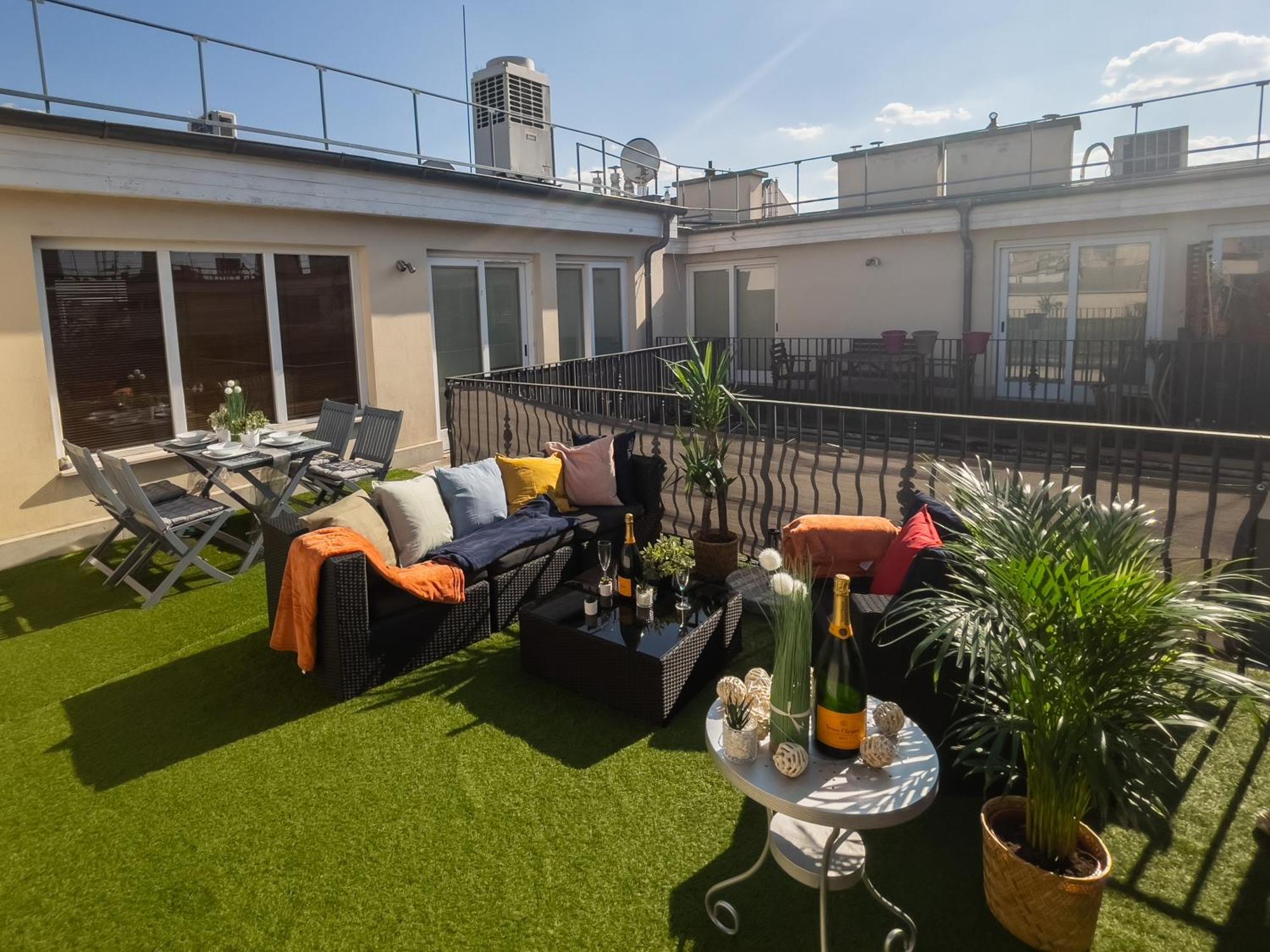 Luxurious Penthouse In The Heart Of Budapest Eksteriør billede